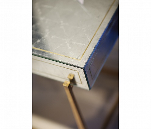 Декоративный стол Jonathan Charles Eglomise & Gilded Iron Box Top Side Table арт 494256-G-GES: фото 5